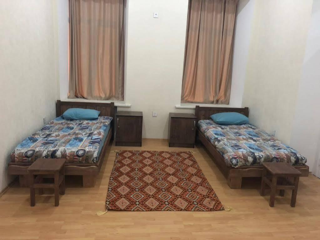 Capital Hostel Bakoe Buitenkant foto