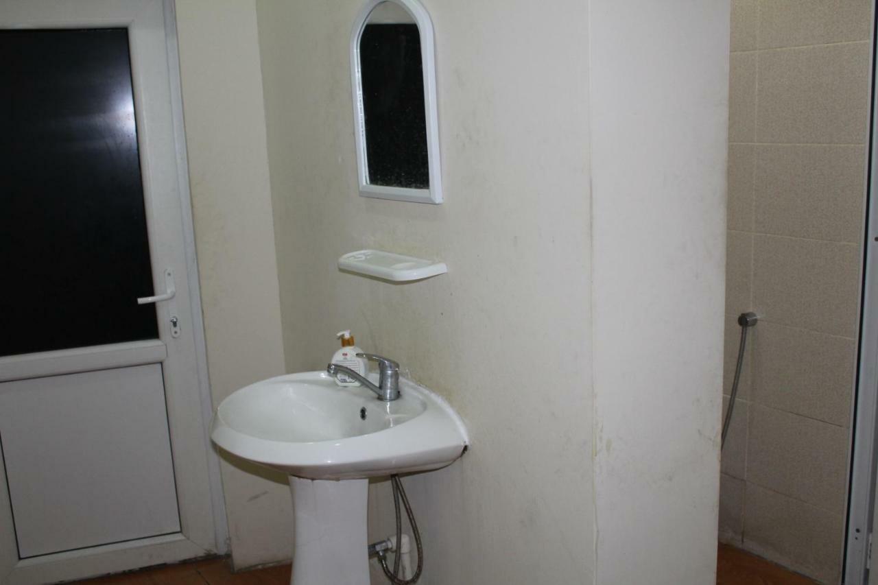Capital Hostel Bakoe Buitenkant foto